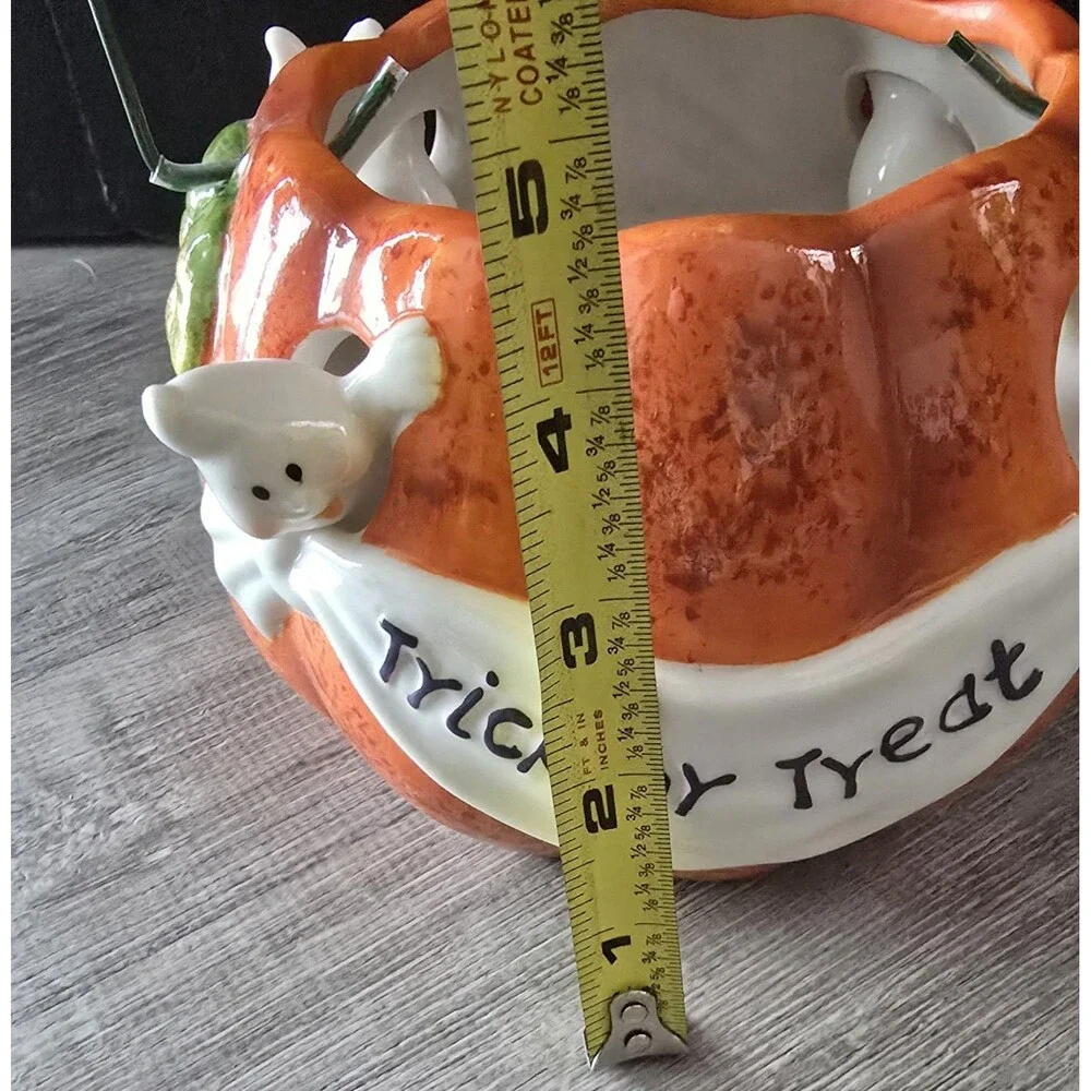 Trick or Treat Halloween Pumpkin Peeking Ghosts Candy Dish Pail Basket EUC CUTE!